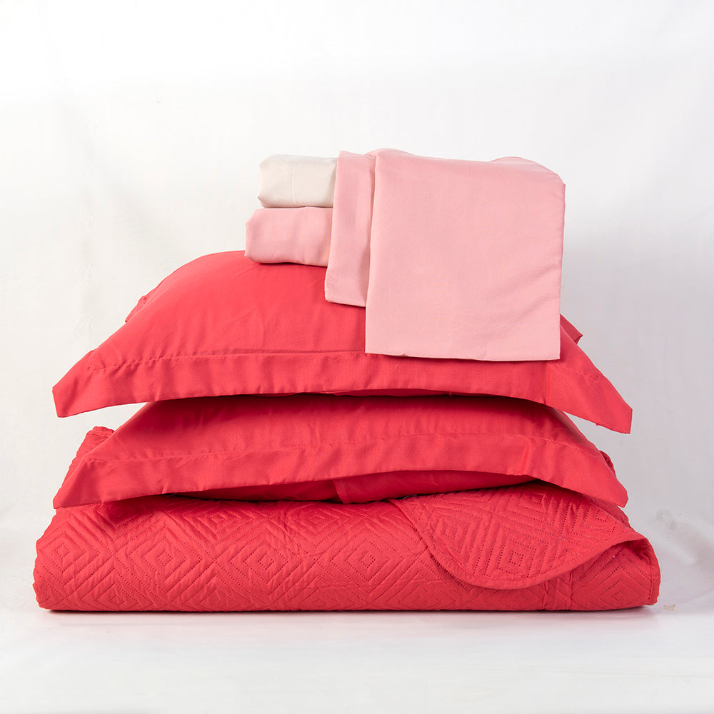 Set Quilt Cordoba + Sábanas 1.5 Plazas Microfibra Coral