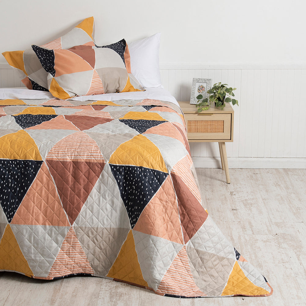 Quilt King Madrid Estampado Triangle