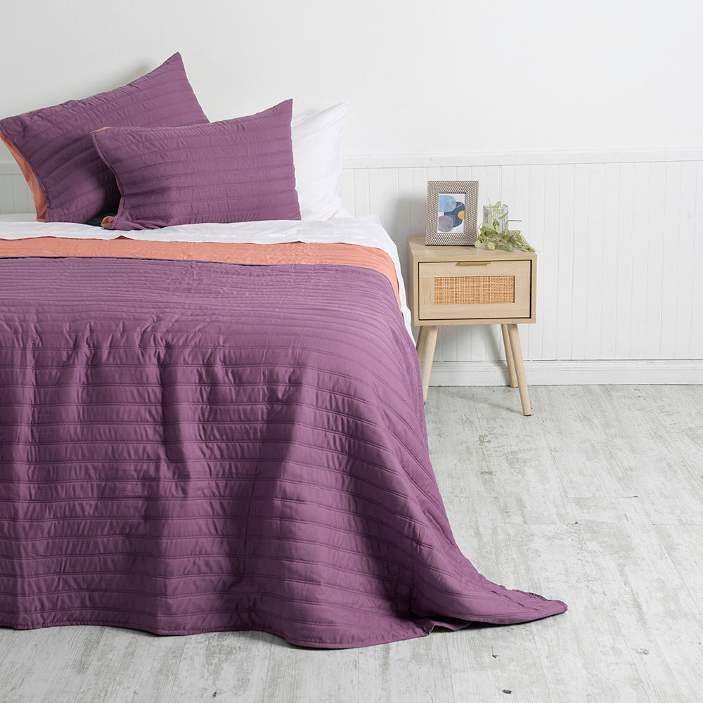 Quilt 2 Plazas Toledo Morado - Coral